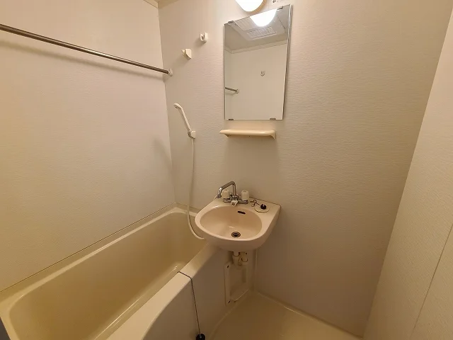 設備・使用は号室により異なる為、現状を優先いたします