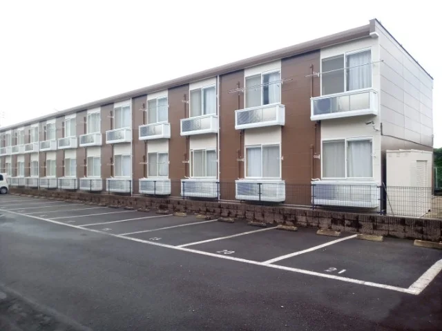 敷地内駐車場　空車状況はお問合せ下さい。