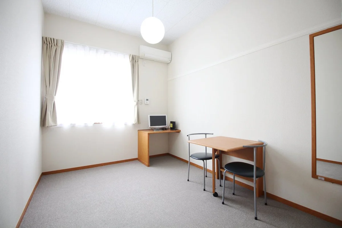 天井が高く、開放的な空間です♪