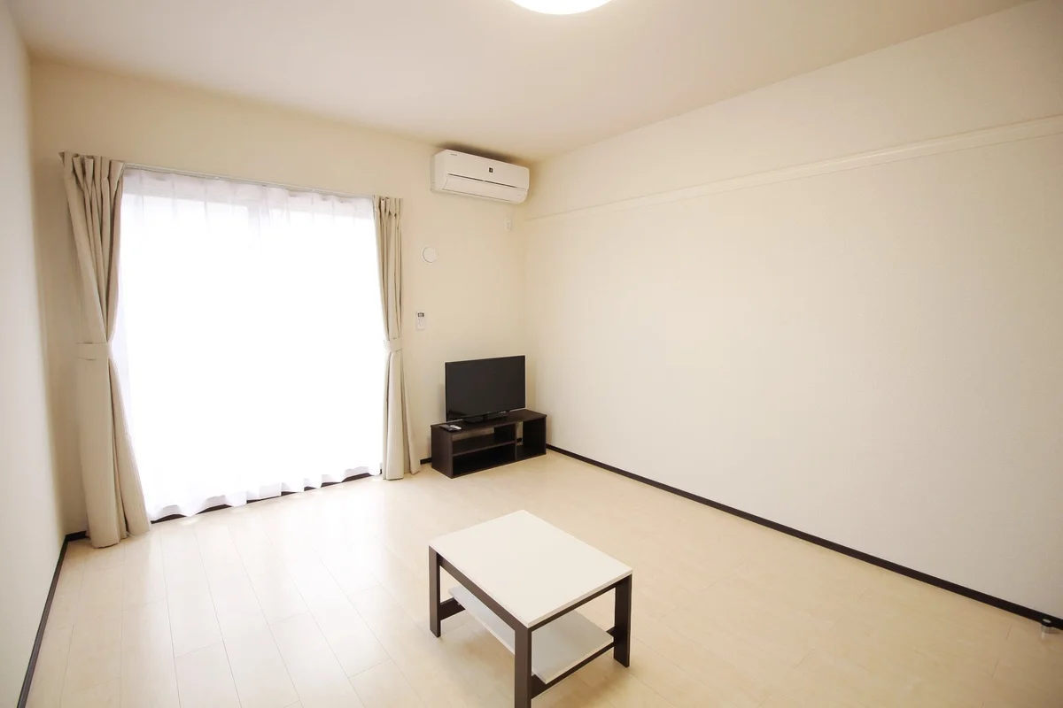 採光面は南東向きで、洗濯物も良く乾きそうです♪