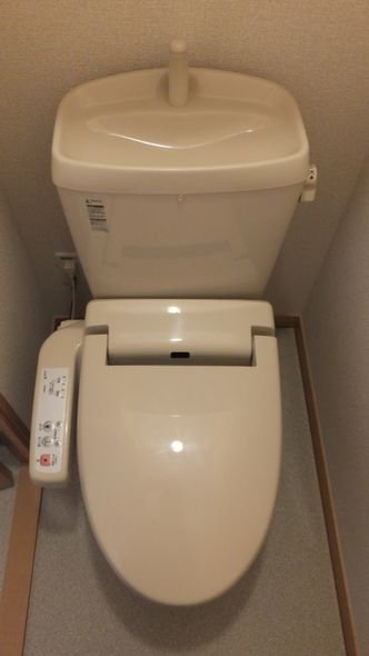 温水便座のトイレ