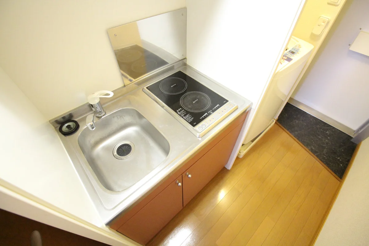 フラットタイプの電気コンロだから、お手入れが楽ですよ♪