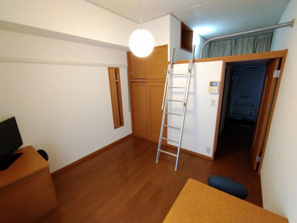 2・3階は絨毯仕様