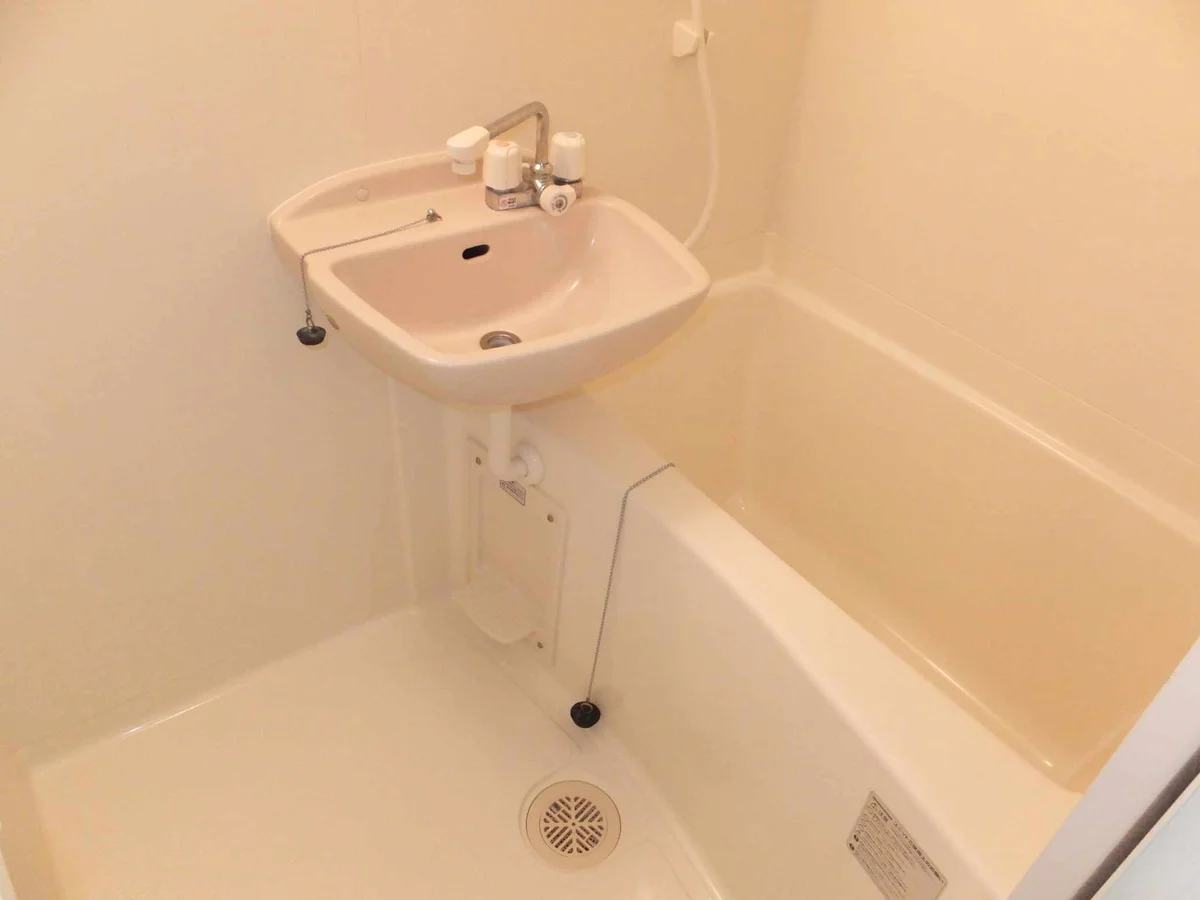 雨の日の室内干しに便利な浴室乾燥機付き