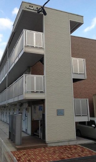 共用部分は清掃業者が清掃しております。