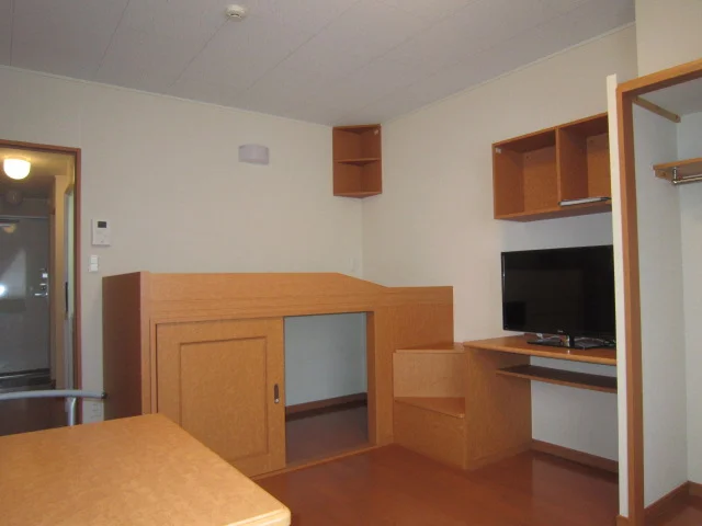 居室：収納付ベッド有り