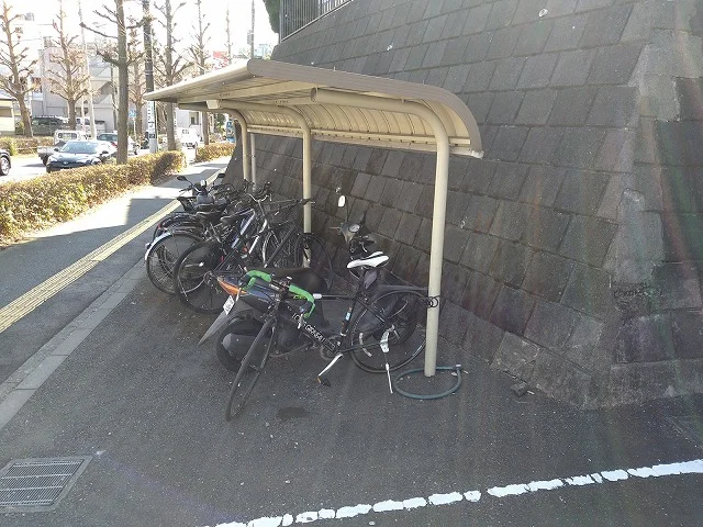 駐輪場　原付＆自転車のみ駐輪可能