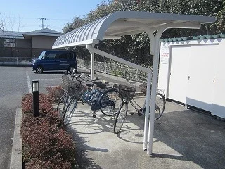 屋根付き駐輪場です。
