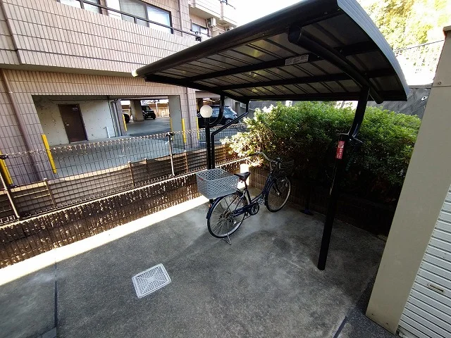 駐輪場　原付＆自転車のみ駐輪可能