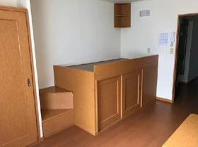 造付ベッドと収納です