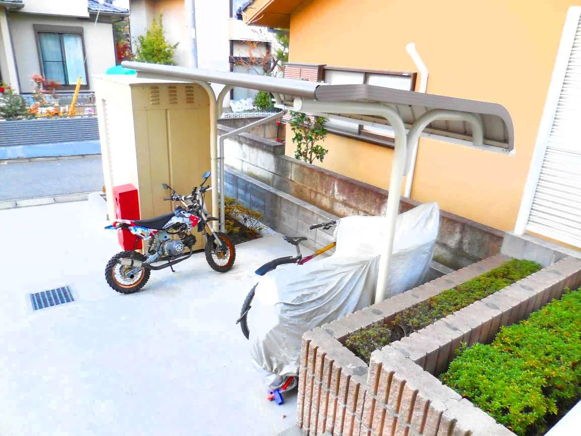 屋根付の駐輪場なので雨の日も安心です。