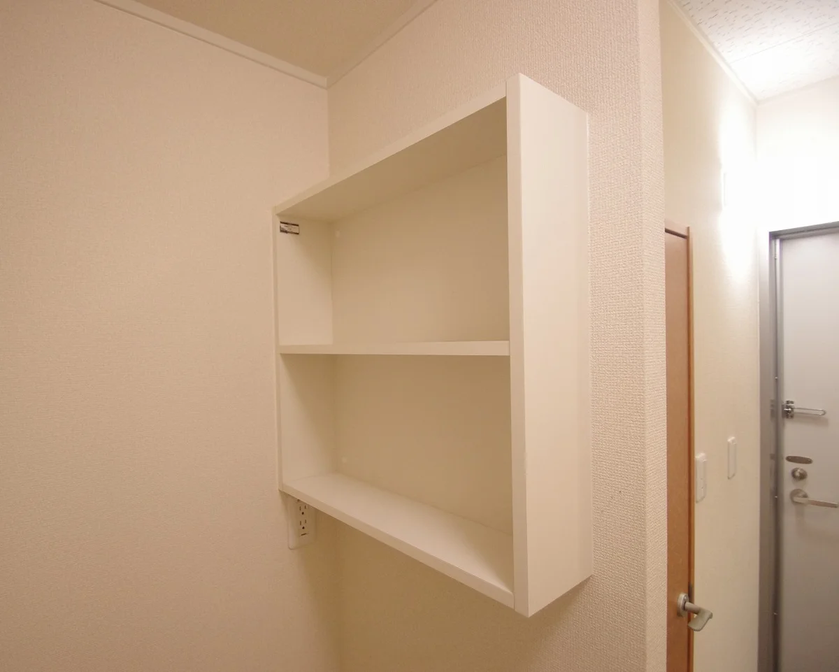洗濯機置き場上部に収納有♪