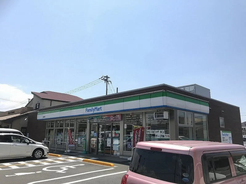 ファミリーマートまで443メートル（徒歩6分）