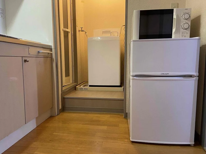 ※同タイプ部屋の写真となります（冷蔵庫・レンジ・洗濯機）