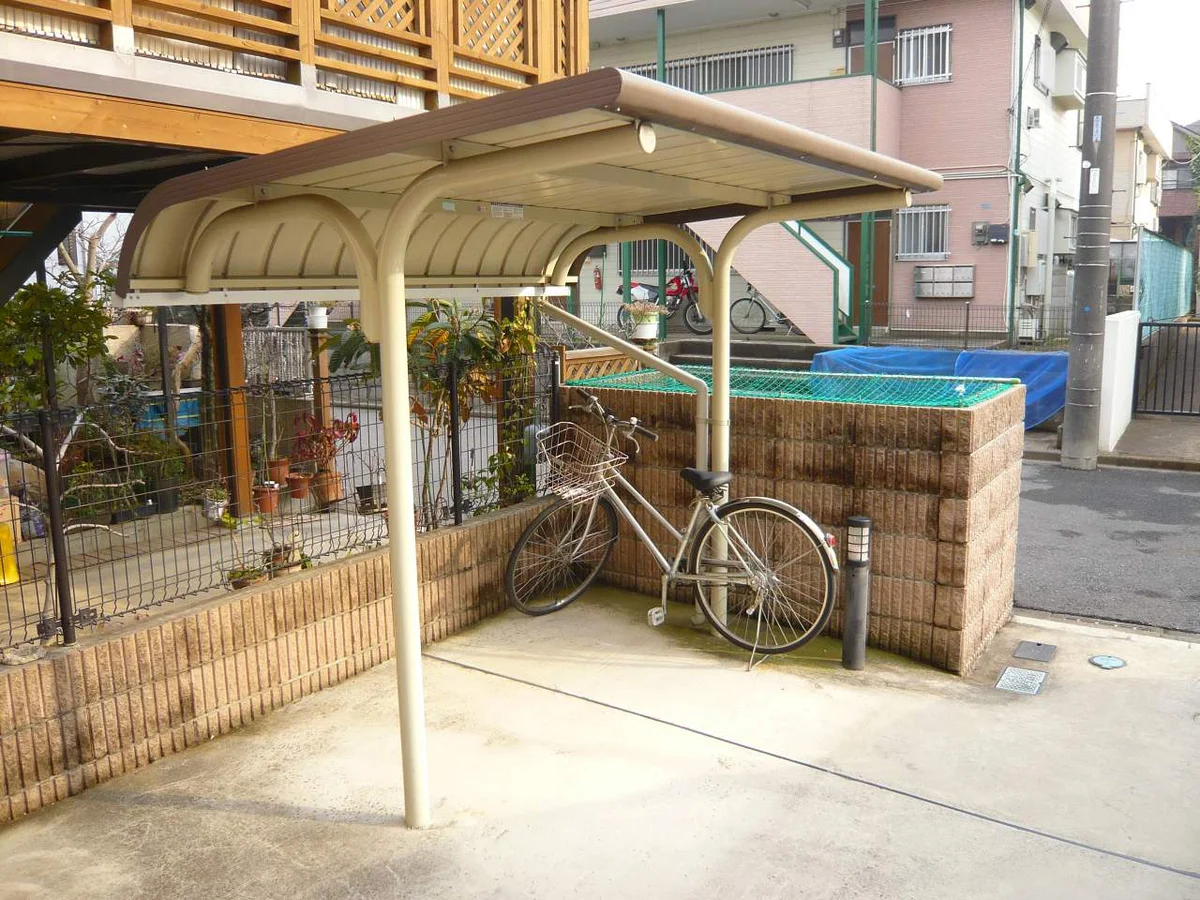 専用の屋根付き駐輪場もあります。