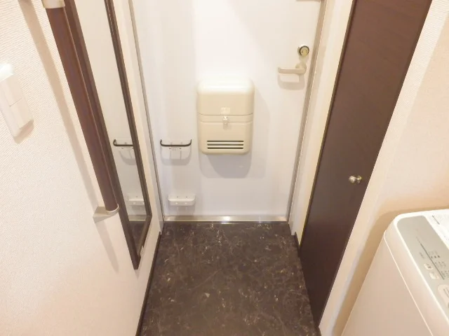シューズボックスも広く、傘立てまで付いてます！