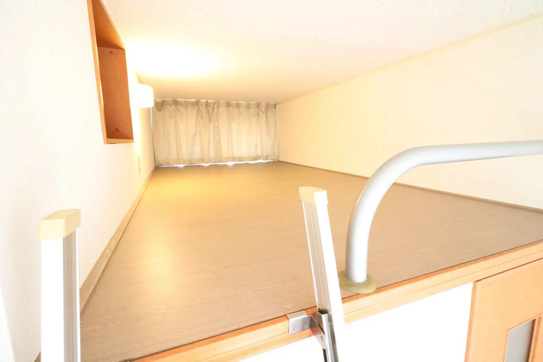 ロフトを寝室として活用すれば広々とした洋室を確保！