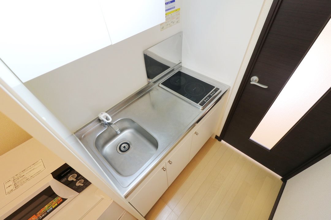 ２口コンロ付きラジエントヒータを設置