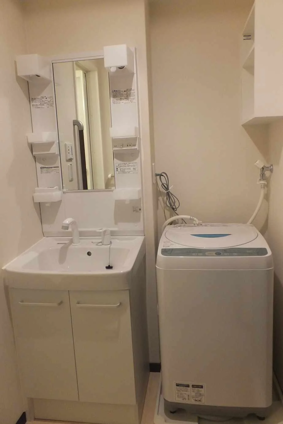 シャンプードレッサー付き独立洗面台