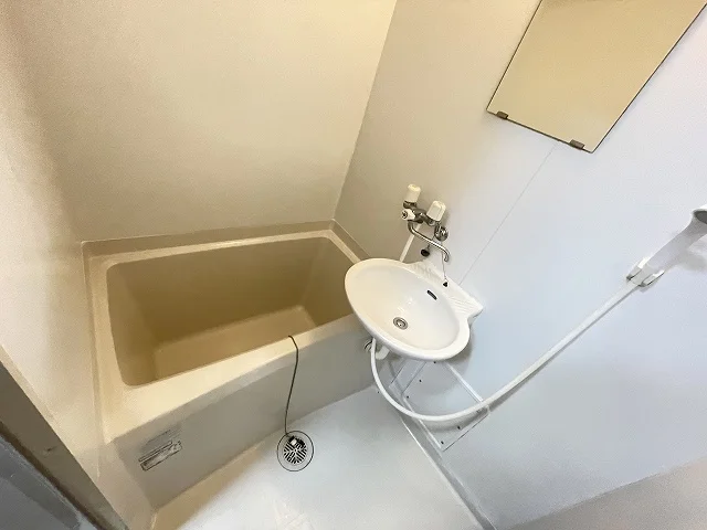 設備・仕様は号室により異なる為現況を優先致します。