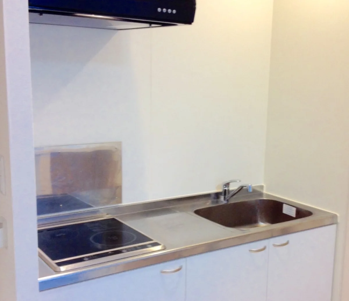 ＩＨ対応コンロとラジエントヒーターコンロの2口あります！