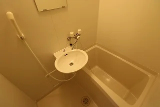 お風呂とトイレが別々なので人気です。