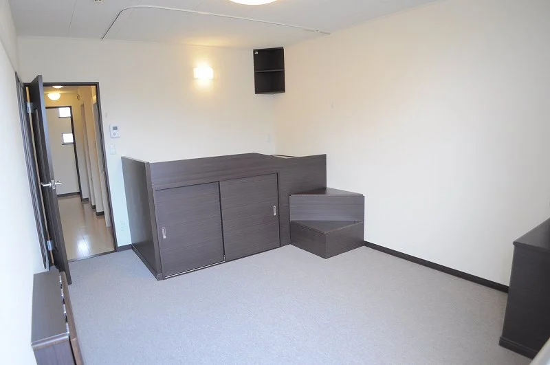 １Ｆフローリング仕様　ハイベットタイプ　２Ｆカーペット仕様　ベットタイプ