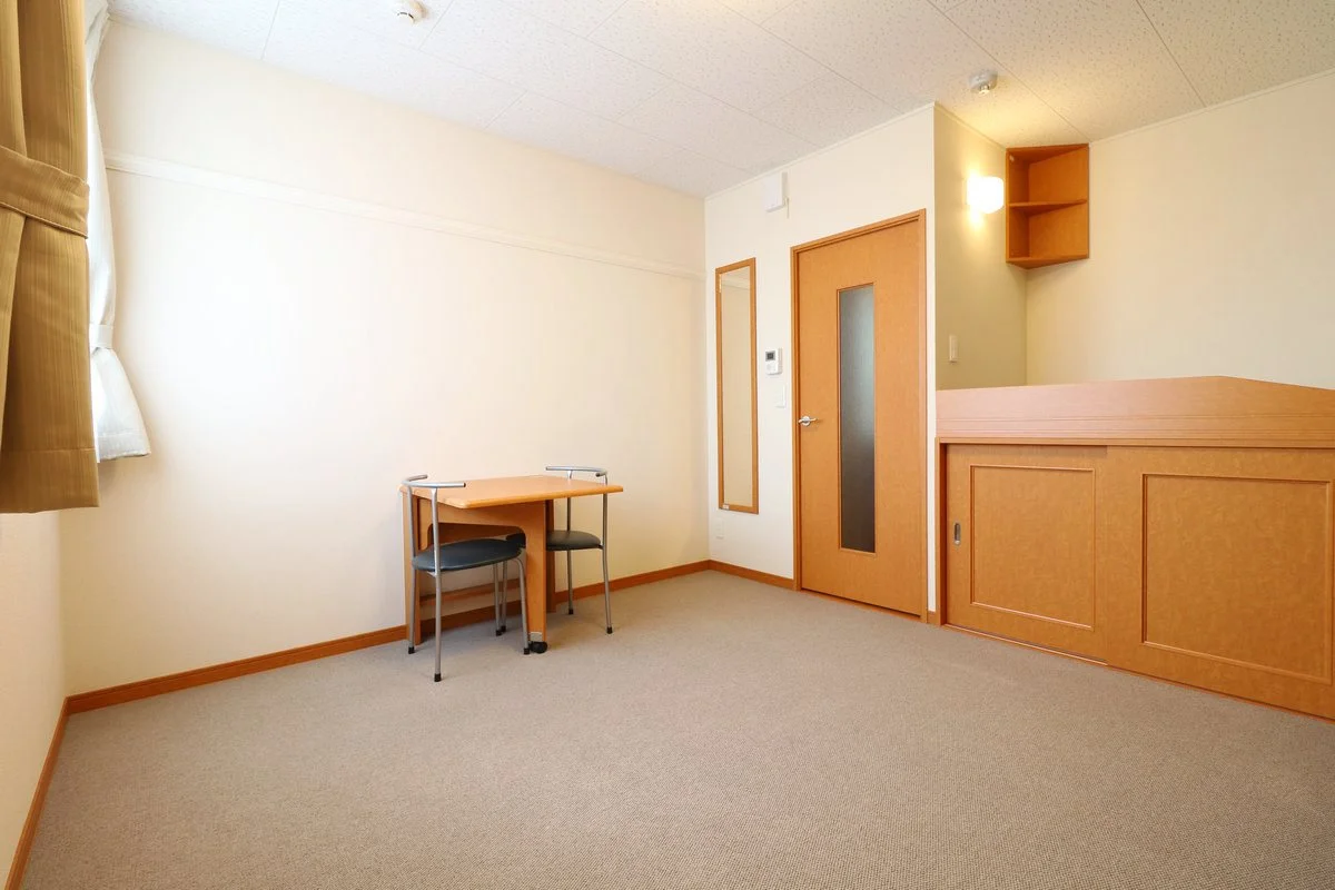 ベッド下に収納スペースあり！荷物が多くても十分に収まります！