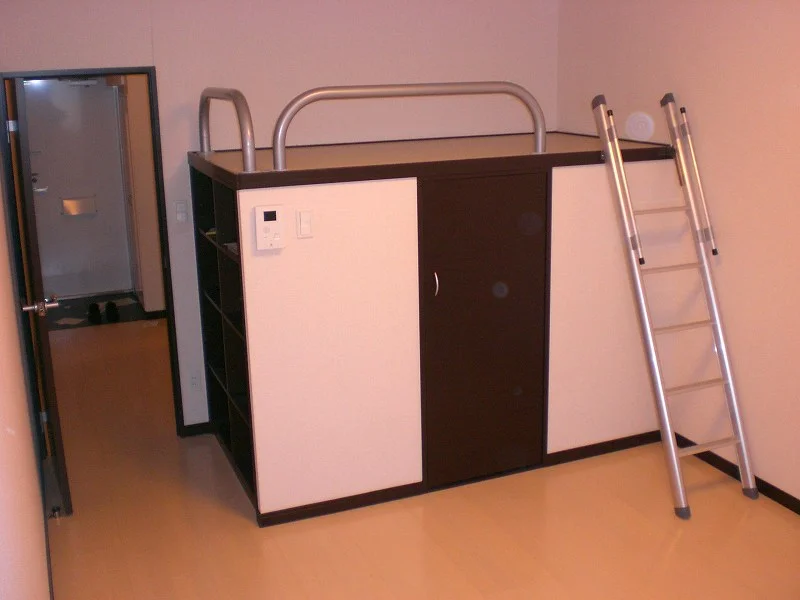 ベッド兼クローゼット