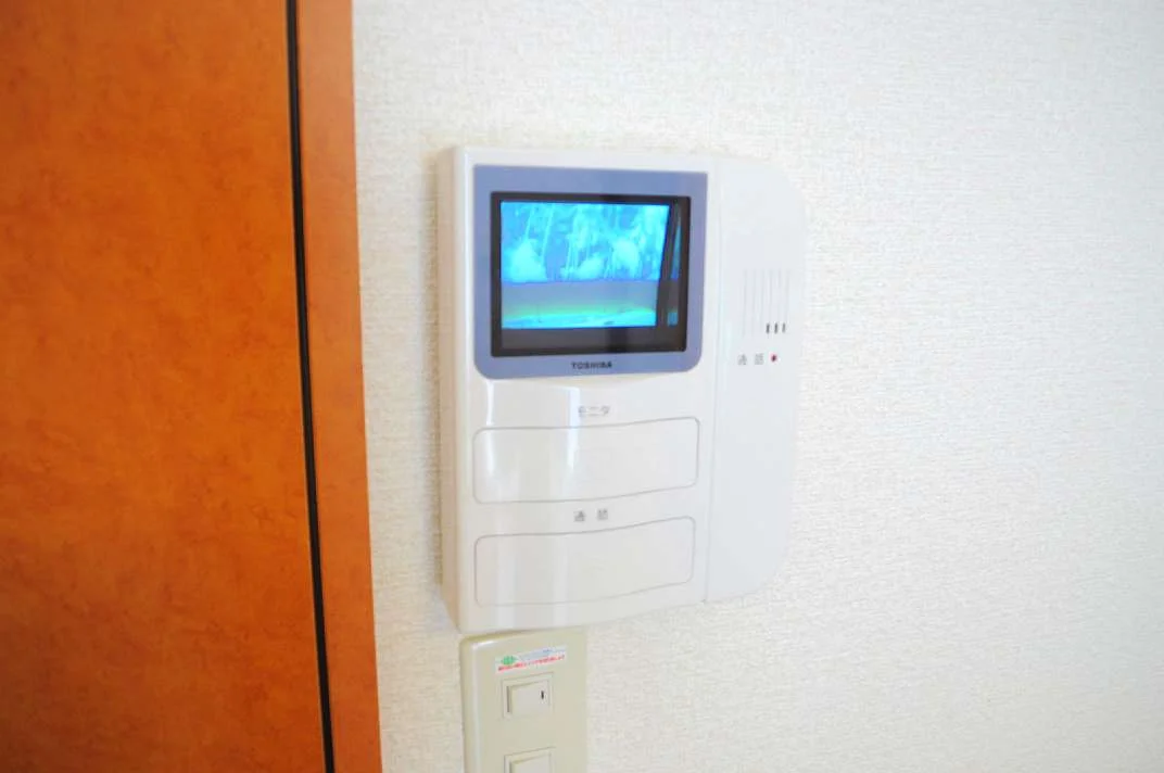 防犯対策に！モニター付きインターホン