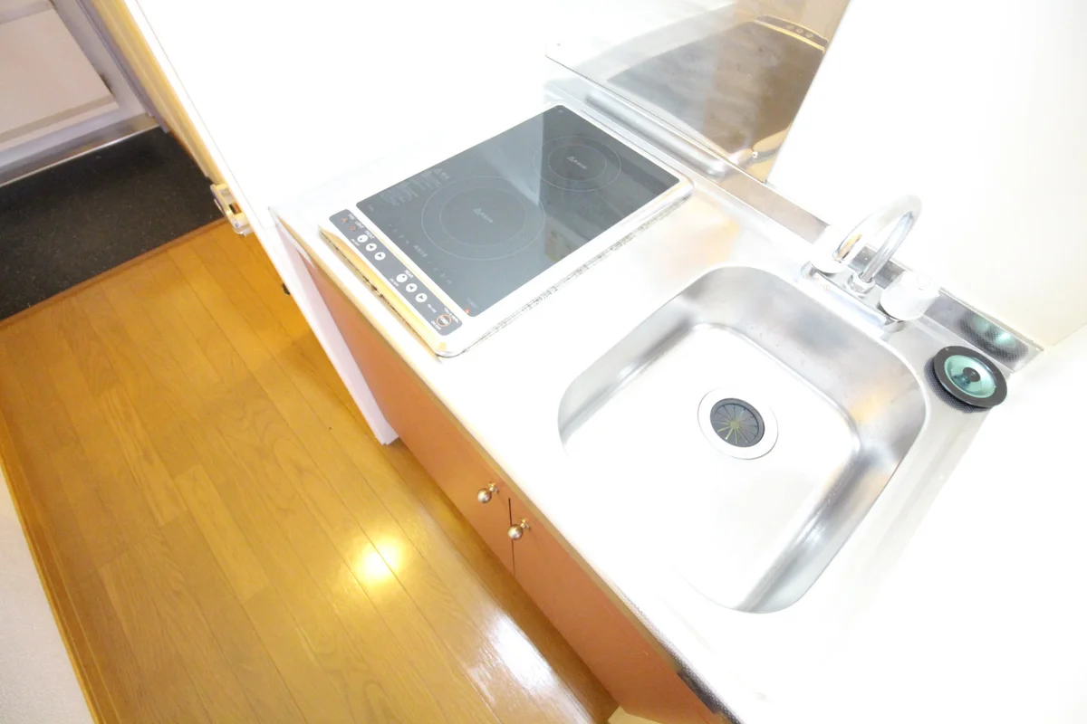 電気コンロがフラット仕様で、お手入れもしやすいです☆