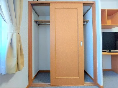 ハンガーラック付き