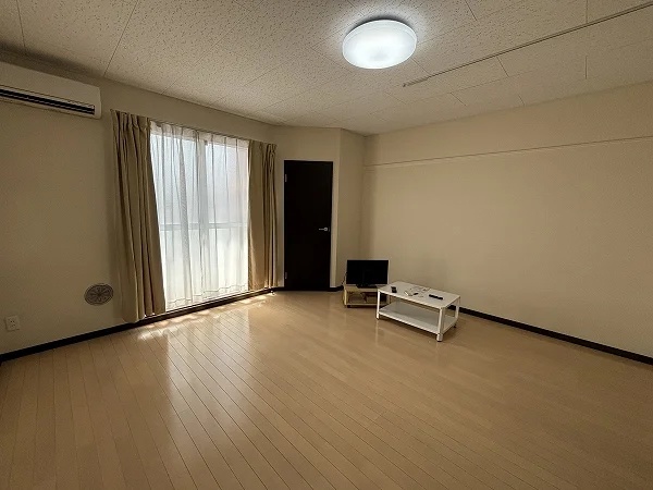 ２０４．２０５号室に家具はありません。