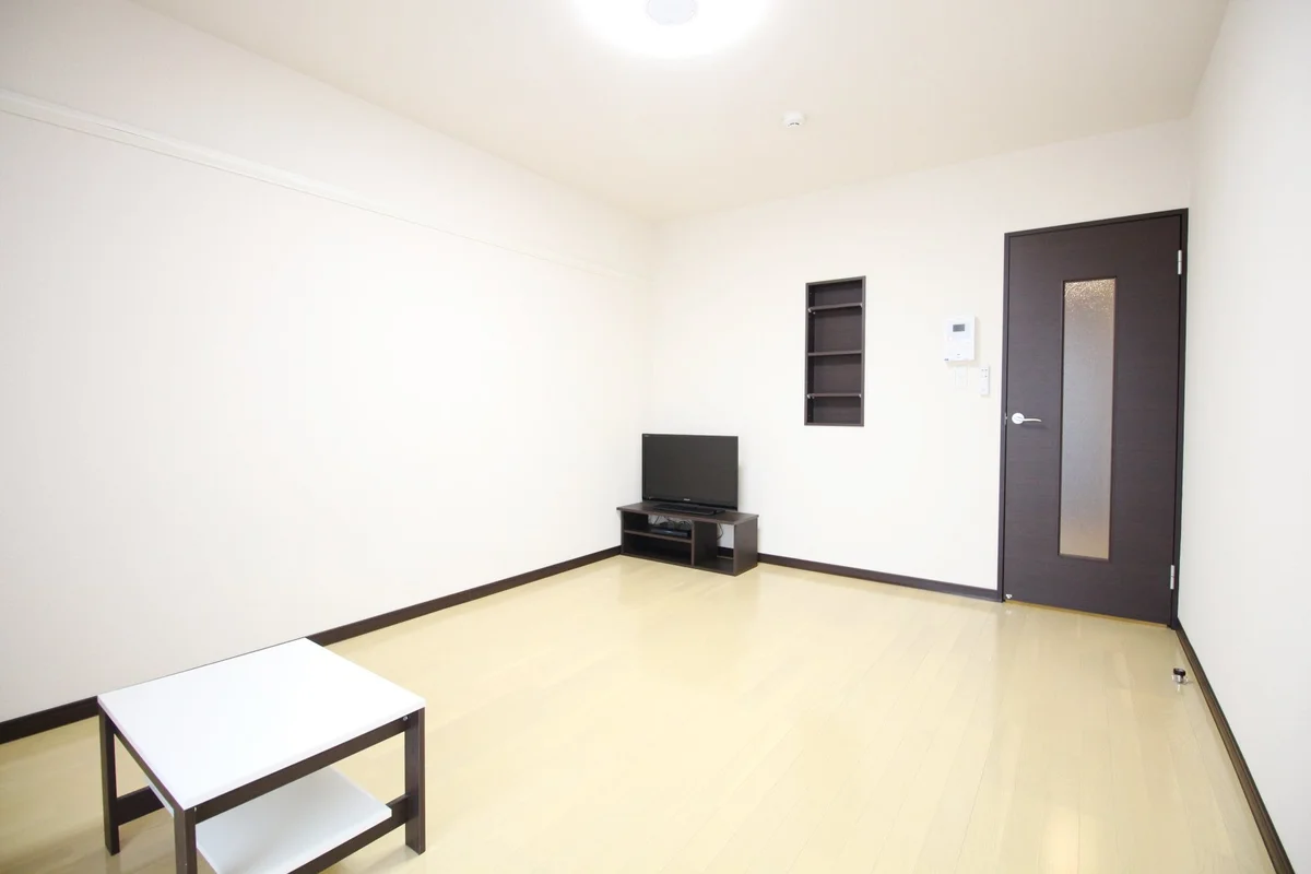 ホワイト＆ダークブラウン基調のおしゃれな空間です☆