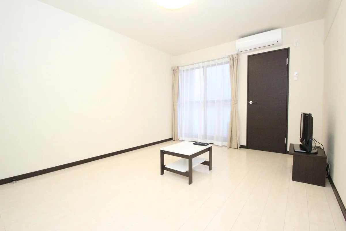 テレビ・テーブル付き