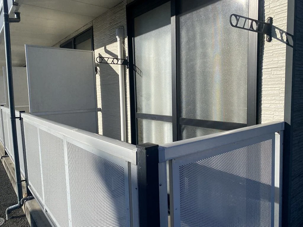 角部屋は消防法の関係で外干し金具はありません