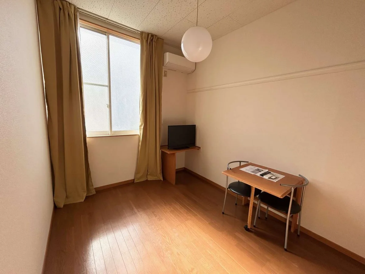 実際のお部屋と異なる場合がございます。