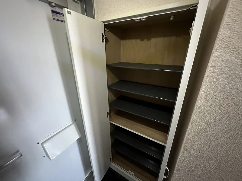 シューズボックス