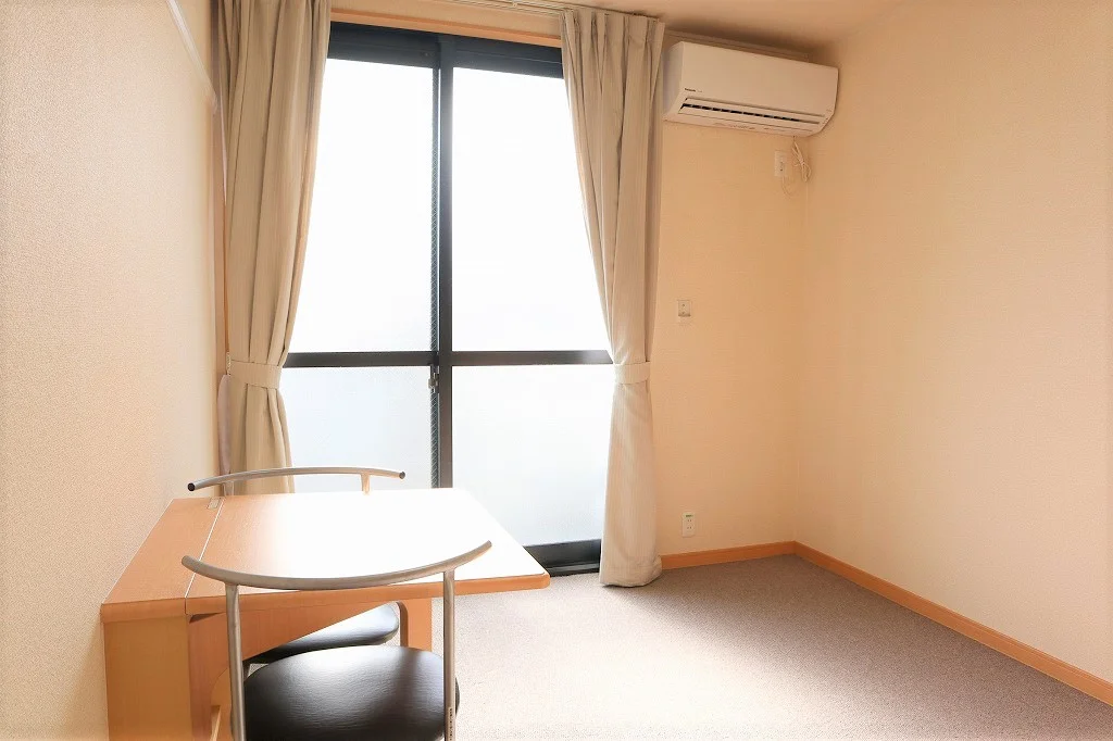 お部屋によって絨毯の種類・家電のメーカー等が異なります