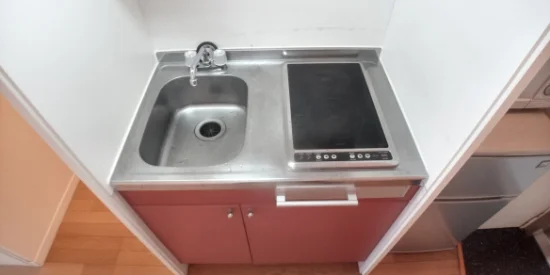 キッチンはラジエントヒーター2口（大・小）になっています！☆