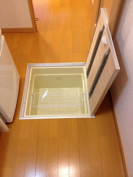 キッチンに床下収納があります