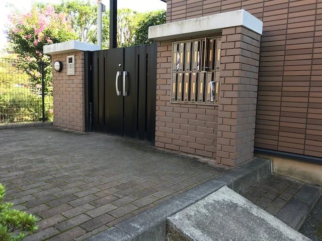 オートロックゲート付き。