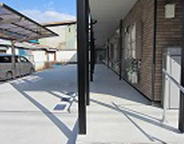 共用部分は清掃業者が清掃しております。