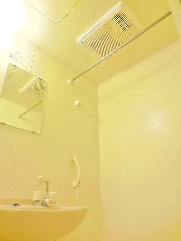 浴室換気乾燥機完備。雨の日のお洗濯も安心です。