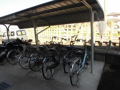 屋根付き駐輪場です。