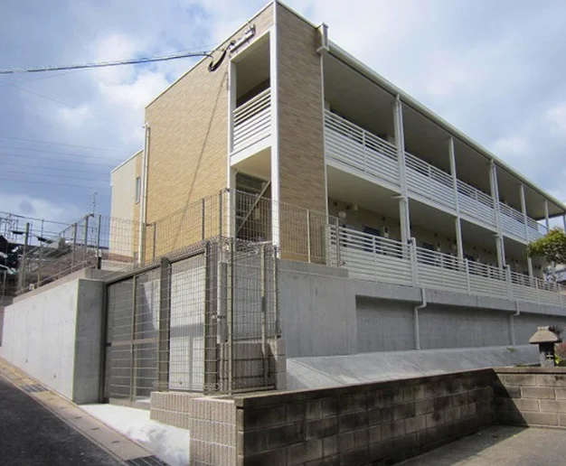 共用部分は清掃業者が清掃しております。