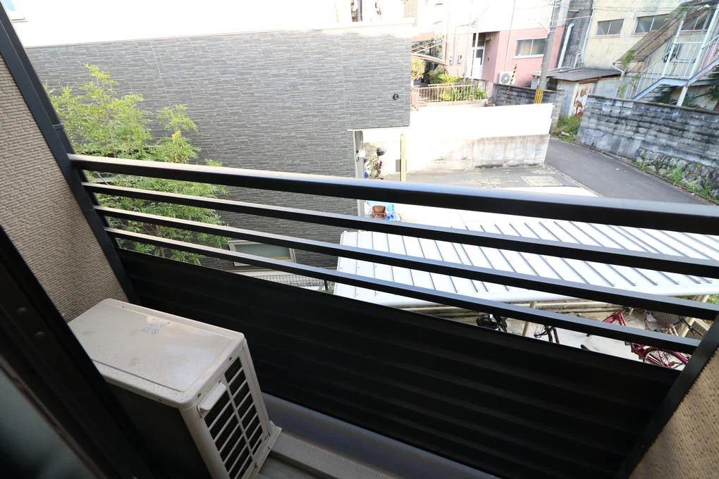 洗濯物が干しやすいバルコニー付き
