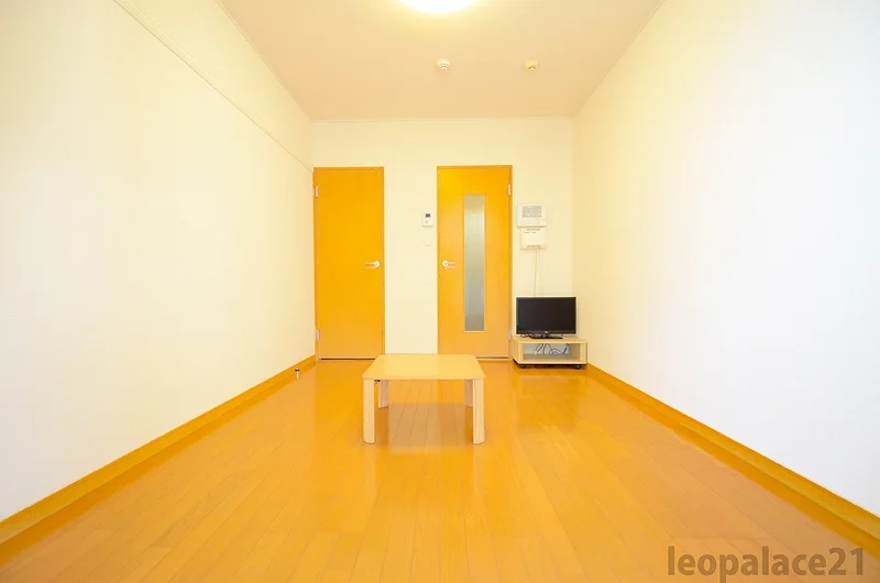 １Fはフローリング仕様・２Ｆは絨毯仕様になります。