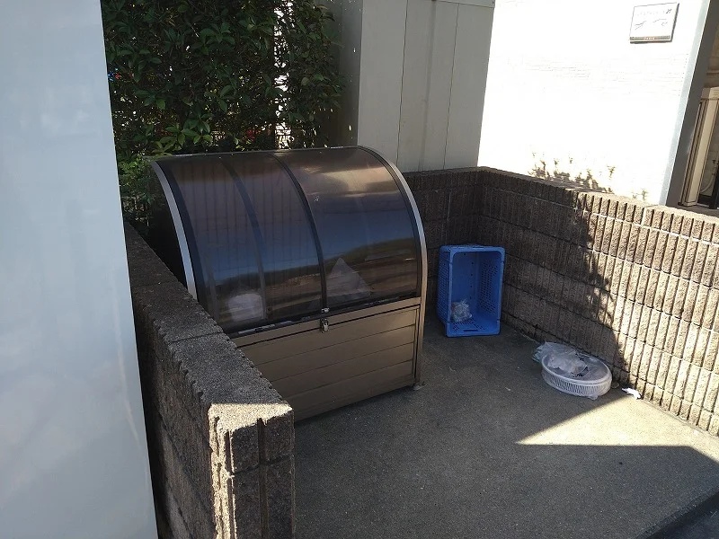 ダストボックス