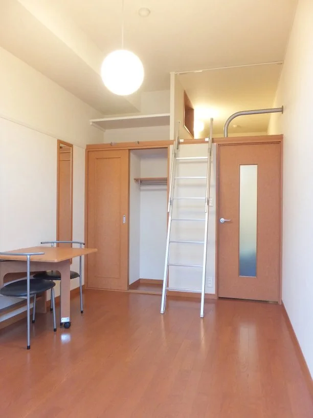 ロフトも付いていて収納たっぷり